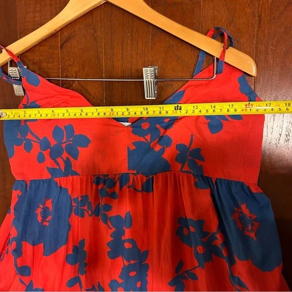 Velvet By Graham & Spencer Colette
Printed Maxi Dress In Blue Red Floral size M - Picture 6 of 10